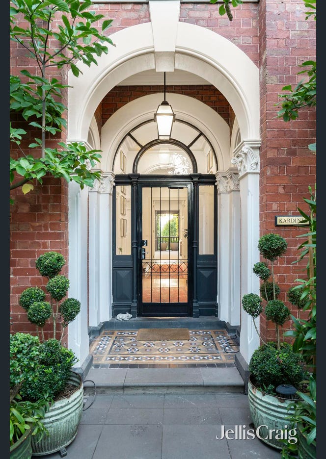 8 Calvin Street, Hawthorn