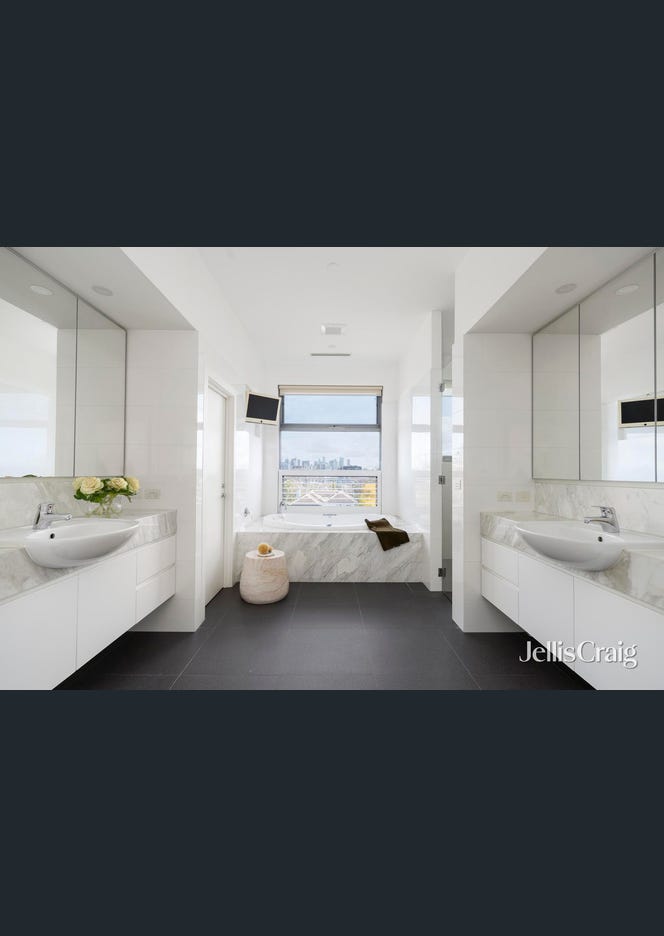 8 Calvin Street, Hawthorn