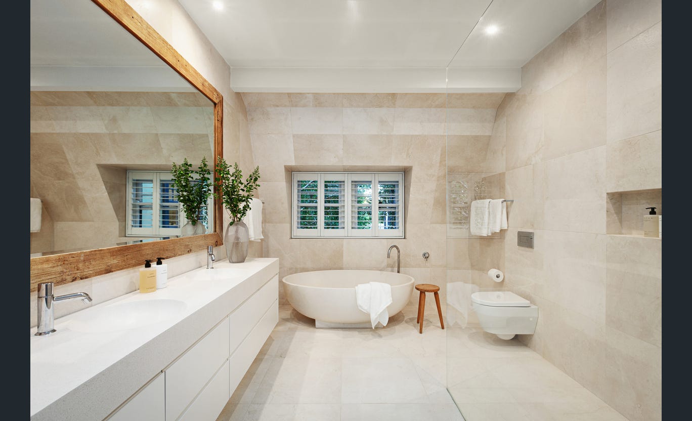8 Evans Court, Toorak