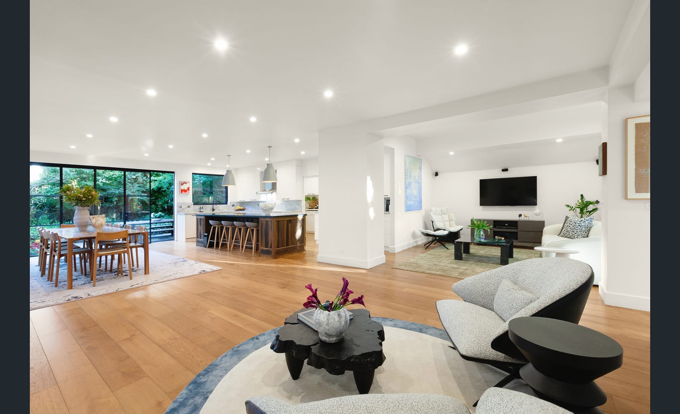 8 Evans Court, Toorak