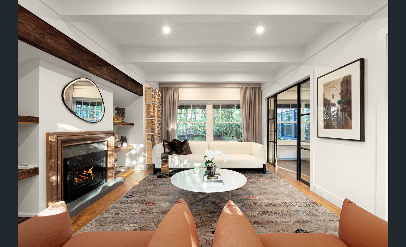 8 Evans Court, Toorak