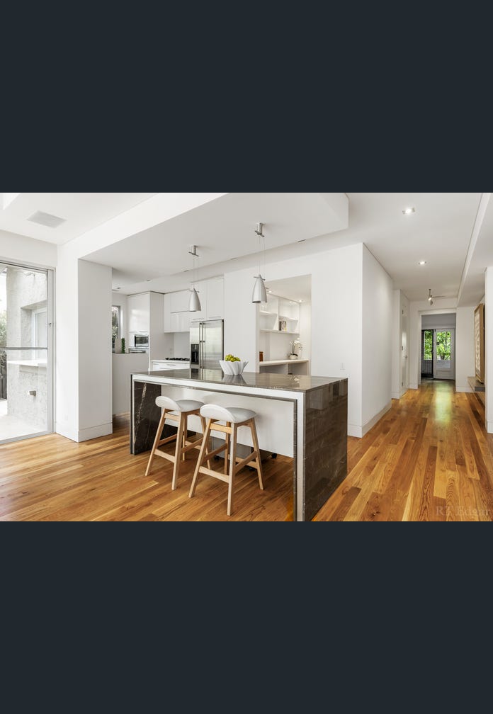 8 Warra Street, Toorak