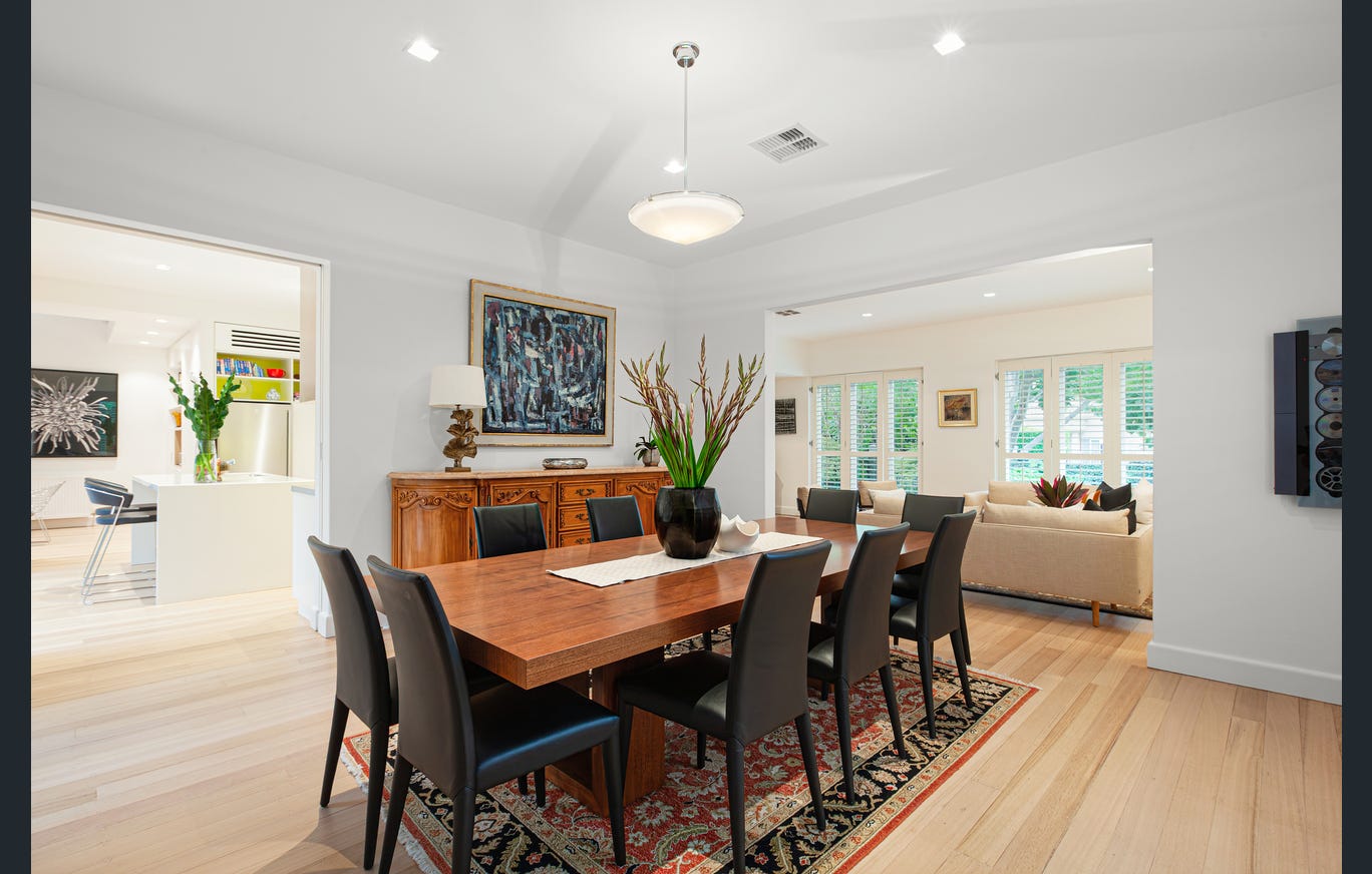 8 Woorigoleen Road, Toorak