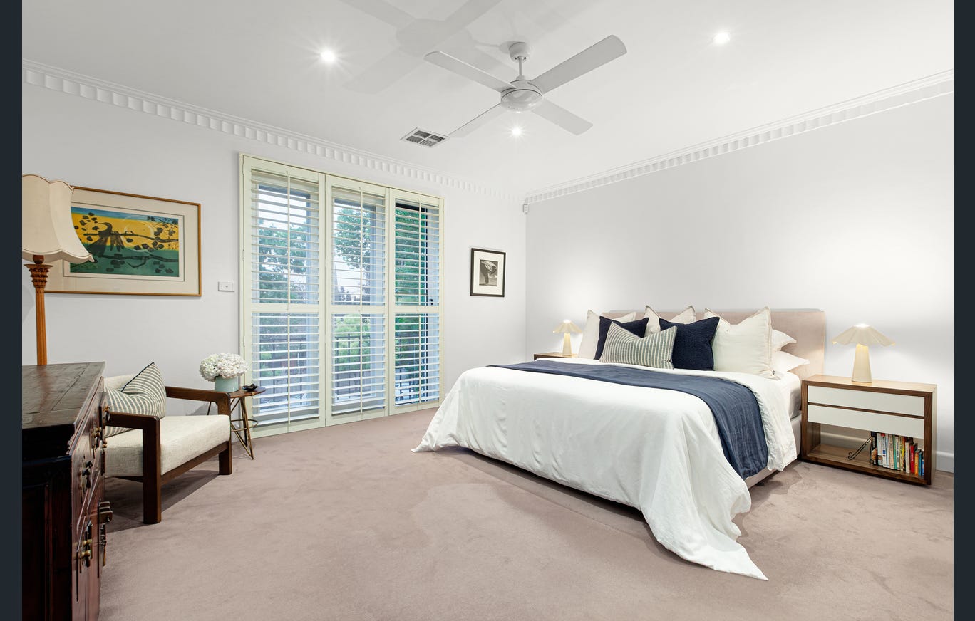 8 Woorigoleen Road, Toorak