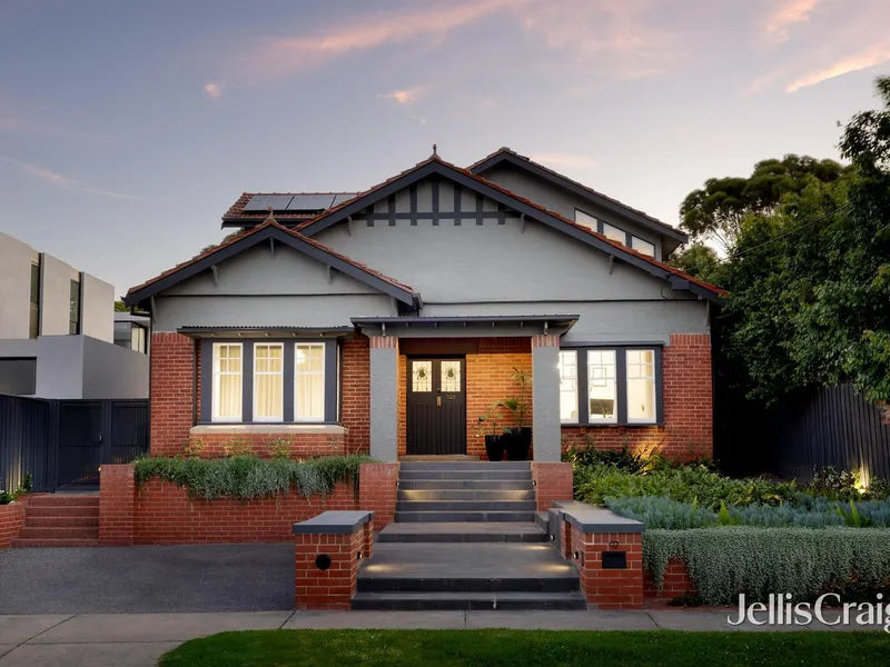 92 Parkhill Road, Kew