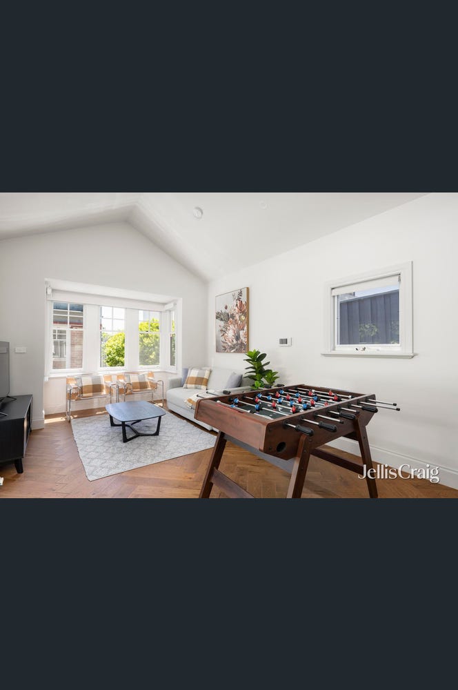 92 Parkhill Road, Kew