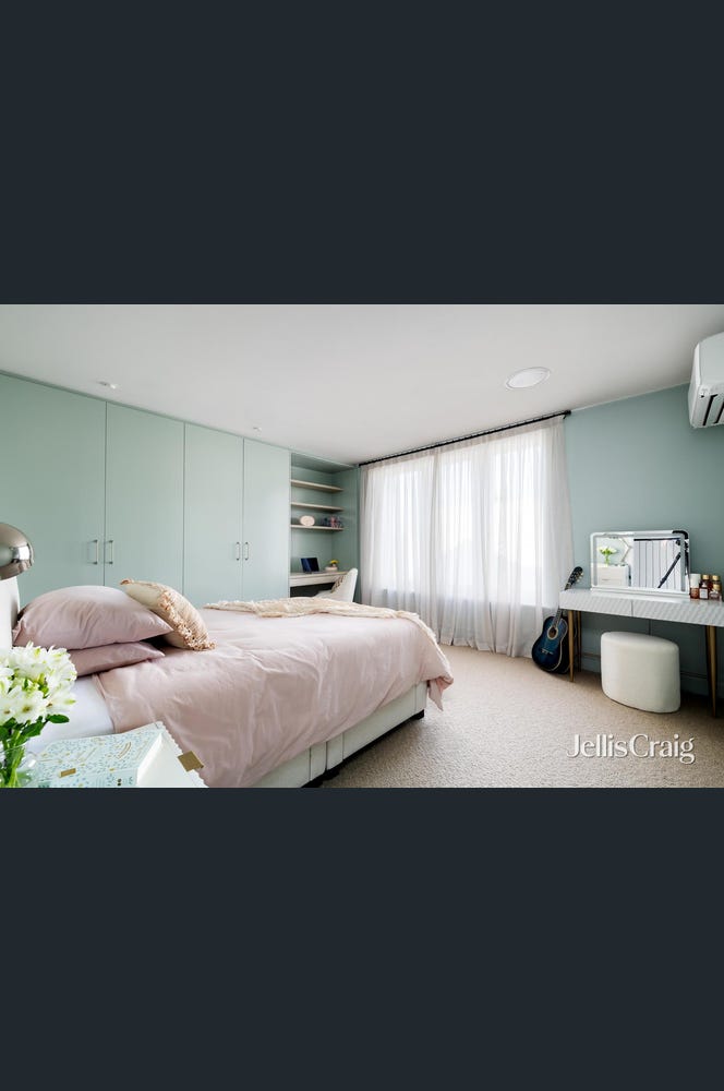 92 Parkhill Road, Kew