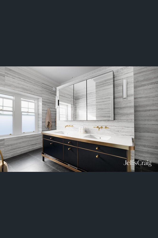 92 Parkhill Road, Kew