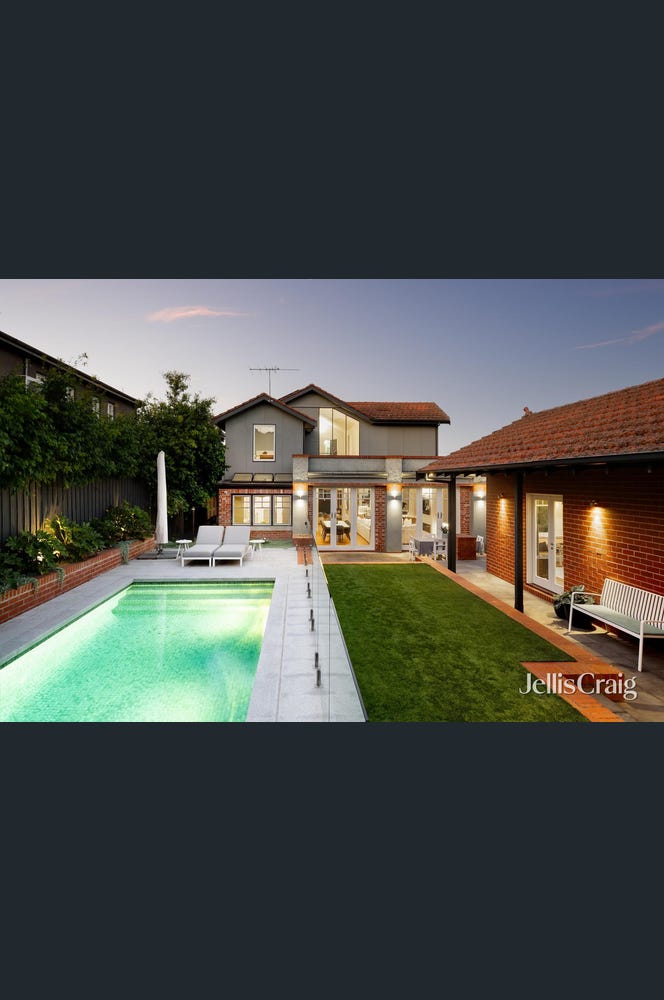 92 Parkhill Road, Kew