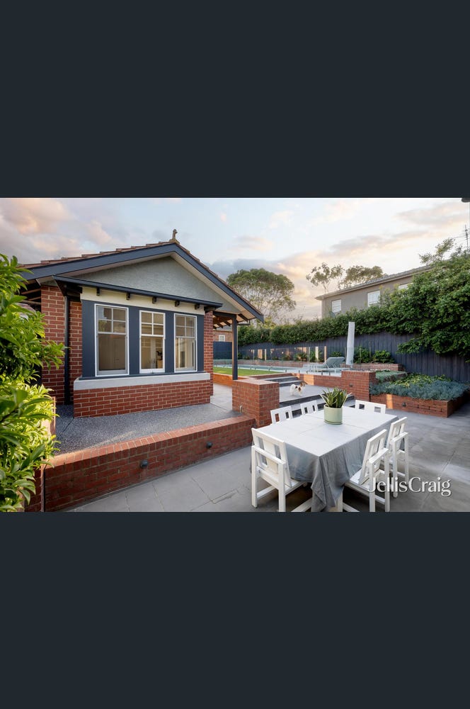 92 Parkhill Road, Kew