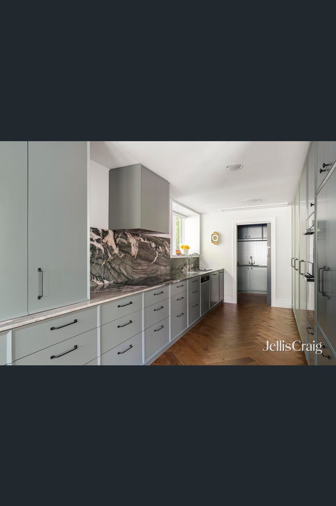 92 Parkhill Road, Kew