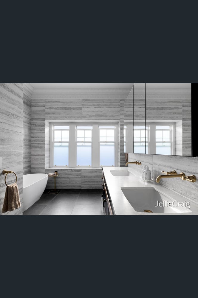 92 Parkhill Road, Kew