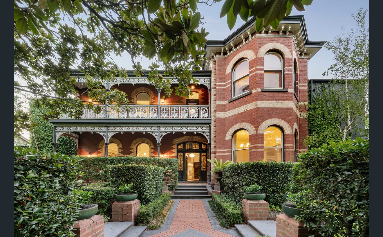 9 Bates Street, Malvern East