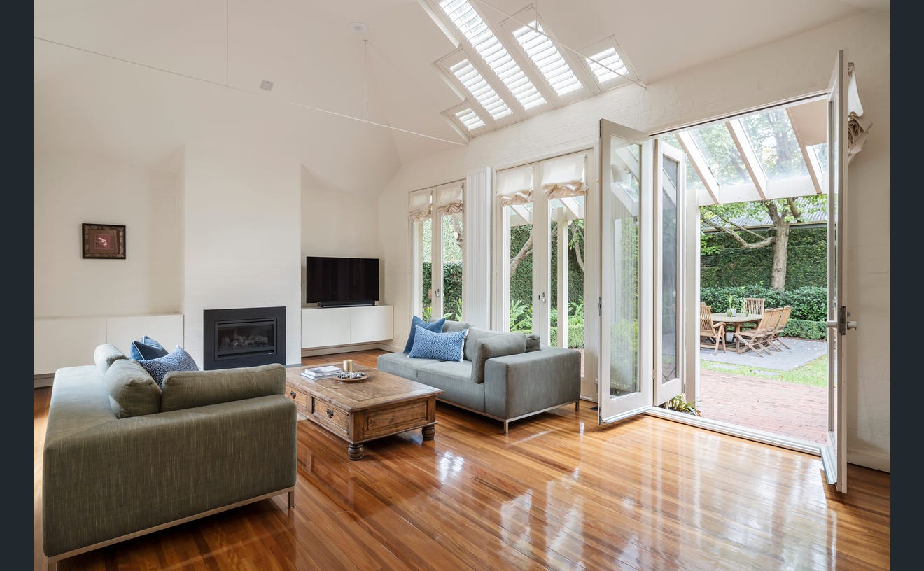 9 Bates Street, Malvern East