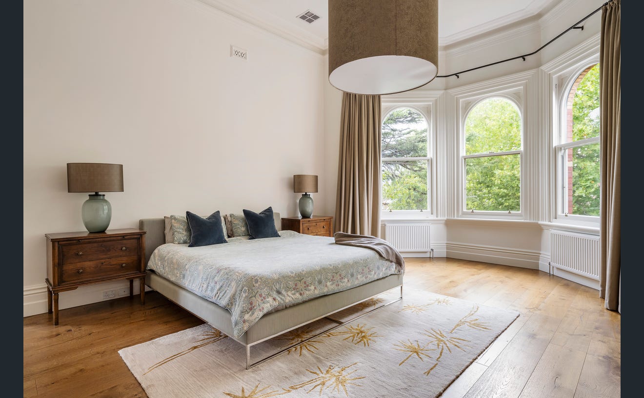 9 Bates Street, Malvern East