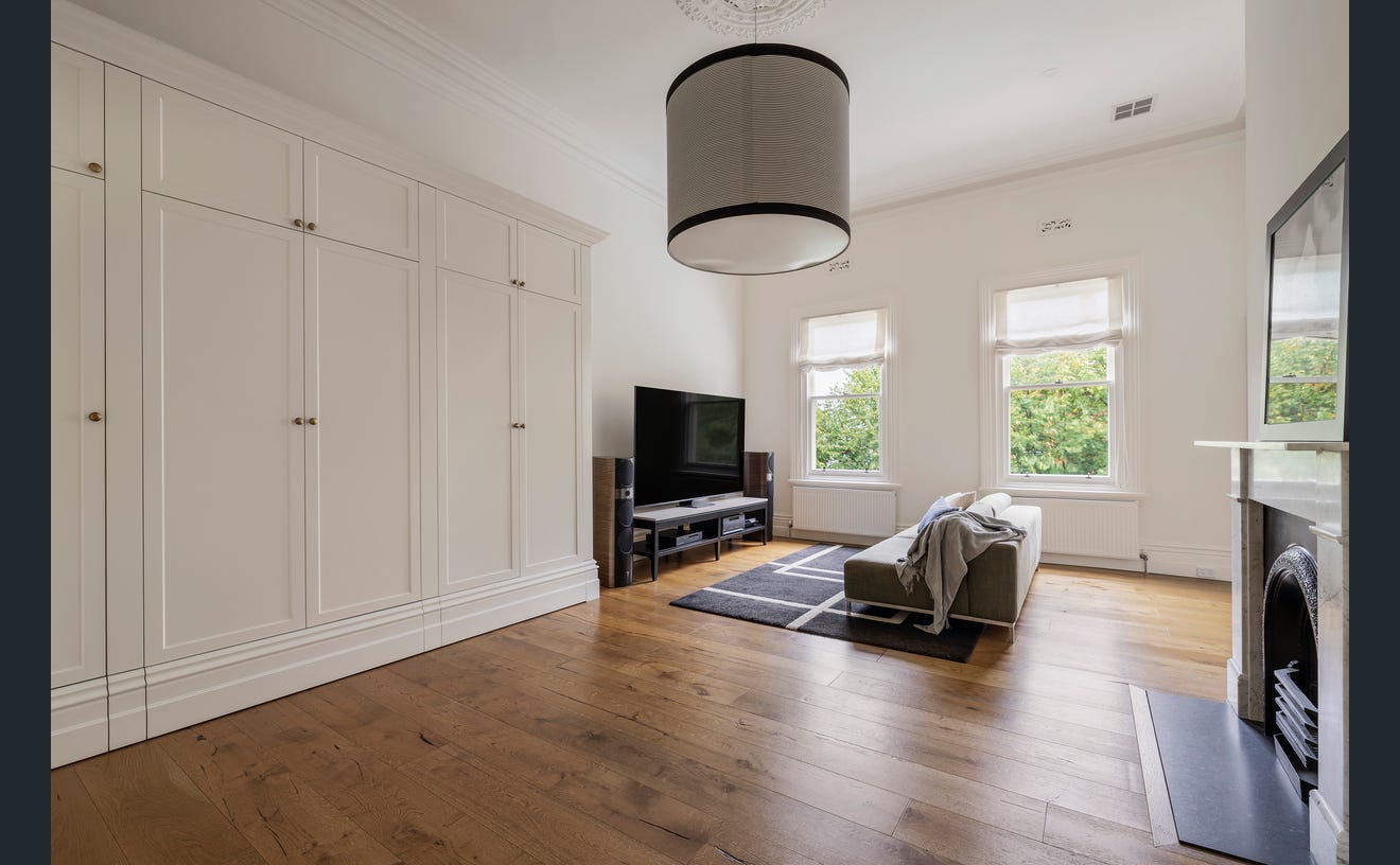 9 Bates Street, Malvern East