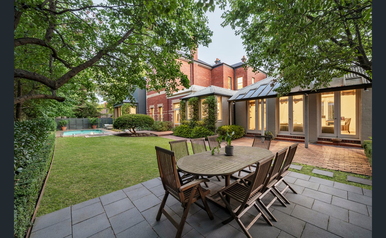 9 Bates Street, Malvern East