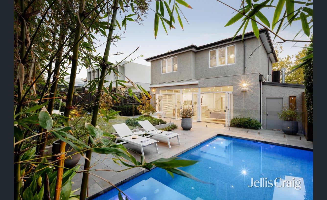 9 Kerferd Street, Malvern East