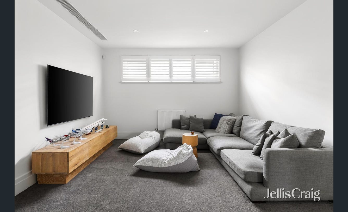 9 Kerferd Street, Malvern East