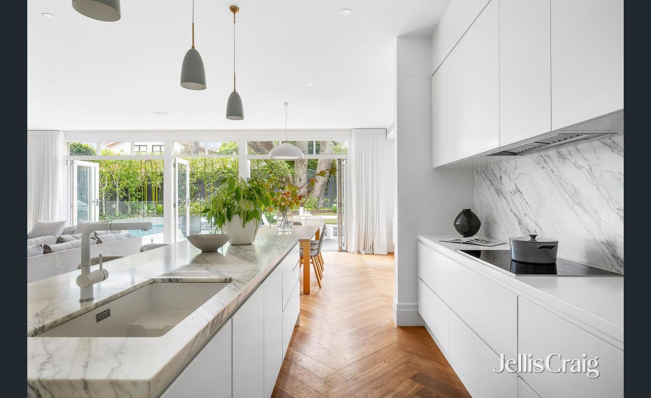 9 Kerferd Street, Malvern East