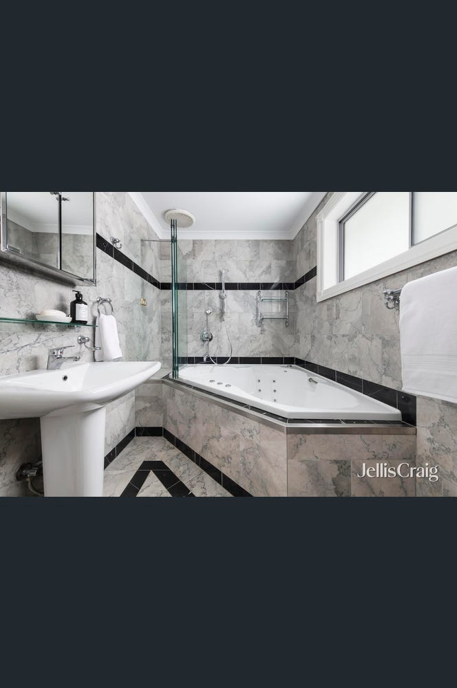 9 Thomas Street, Kew