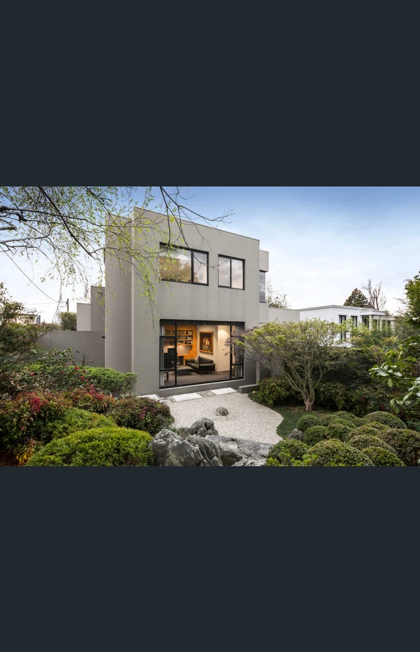 9 Winifred Crescent, Toorak