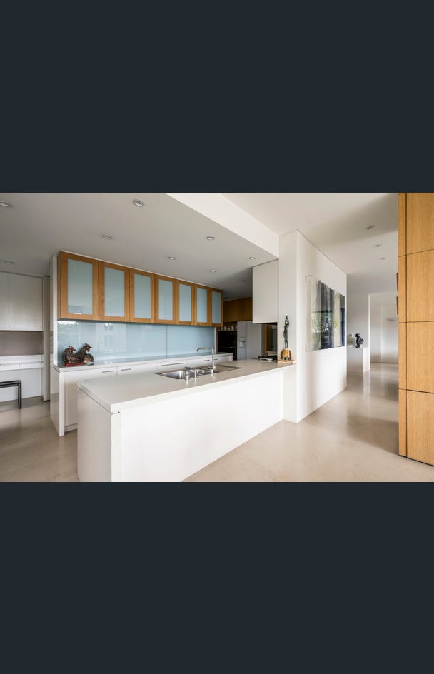 9 Winifred Crescent, Toorak