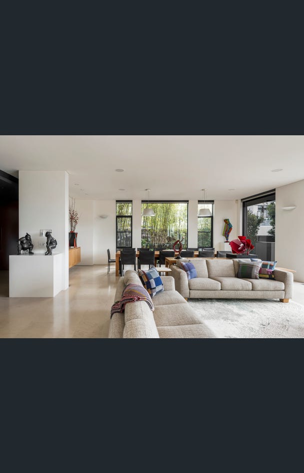 9 Winifred Crescent, Toorak