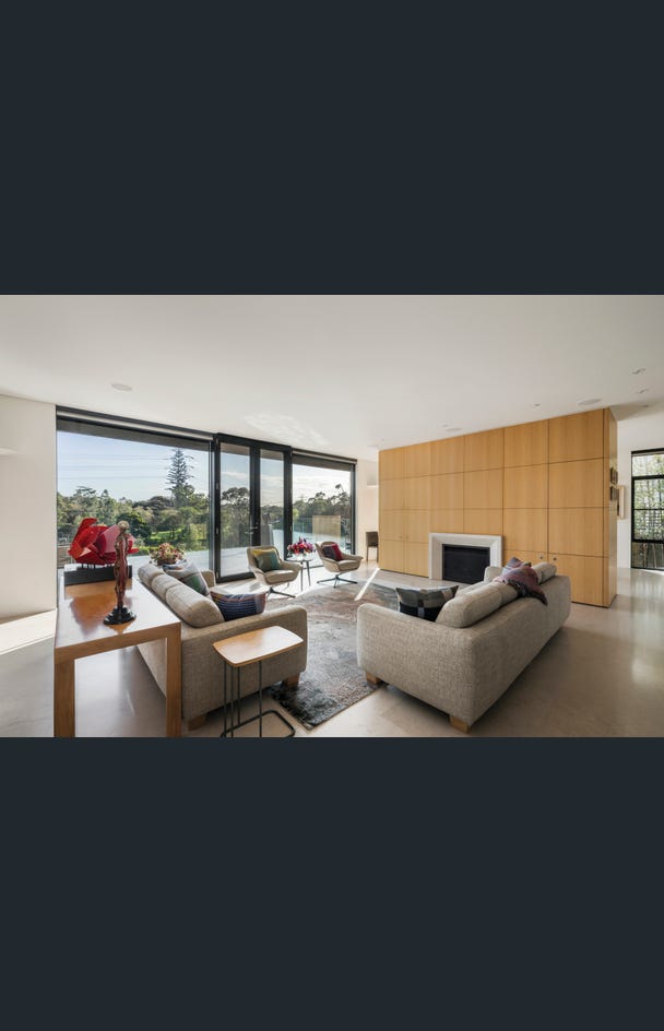 9 Winifred Crescent, Toorak