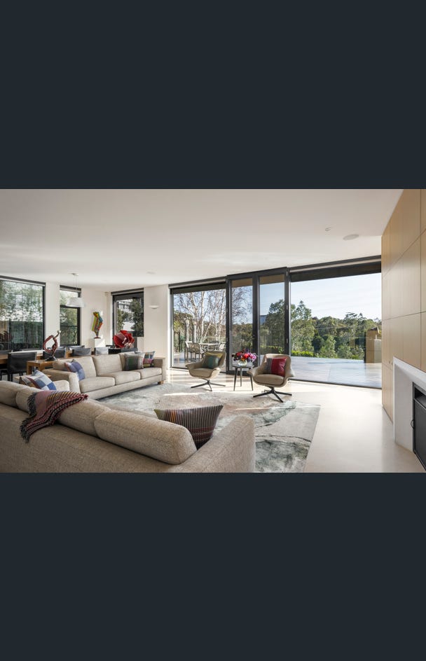 9 Winifred Crescent, Toorak