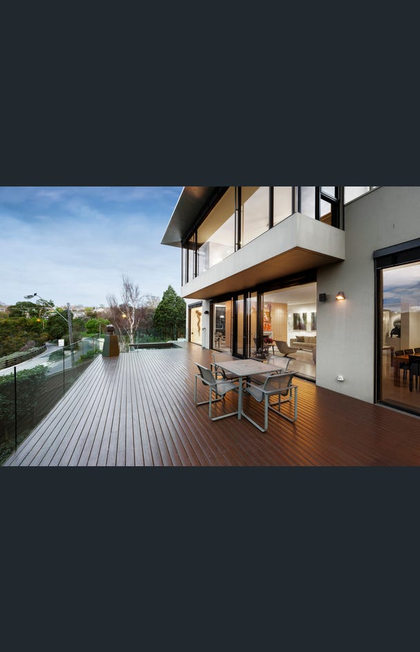 9 Winifred Crescent, Toorak