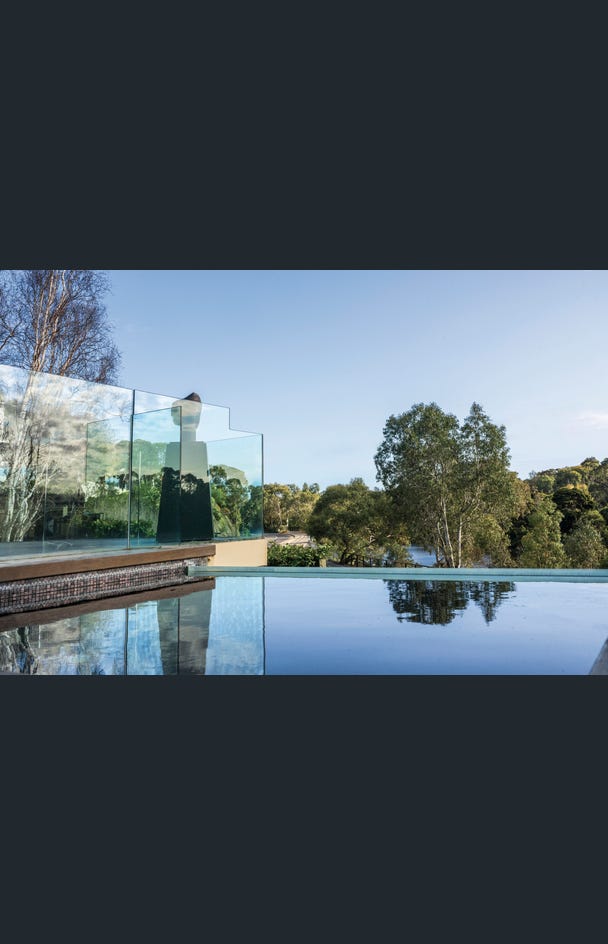 9 Winifred Crescent, Toorak